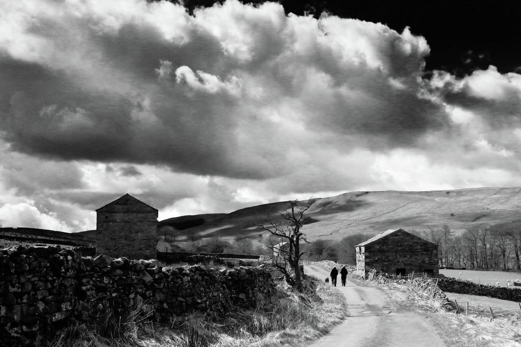 YORKSHIRE DALES RAMBLE   England b&w